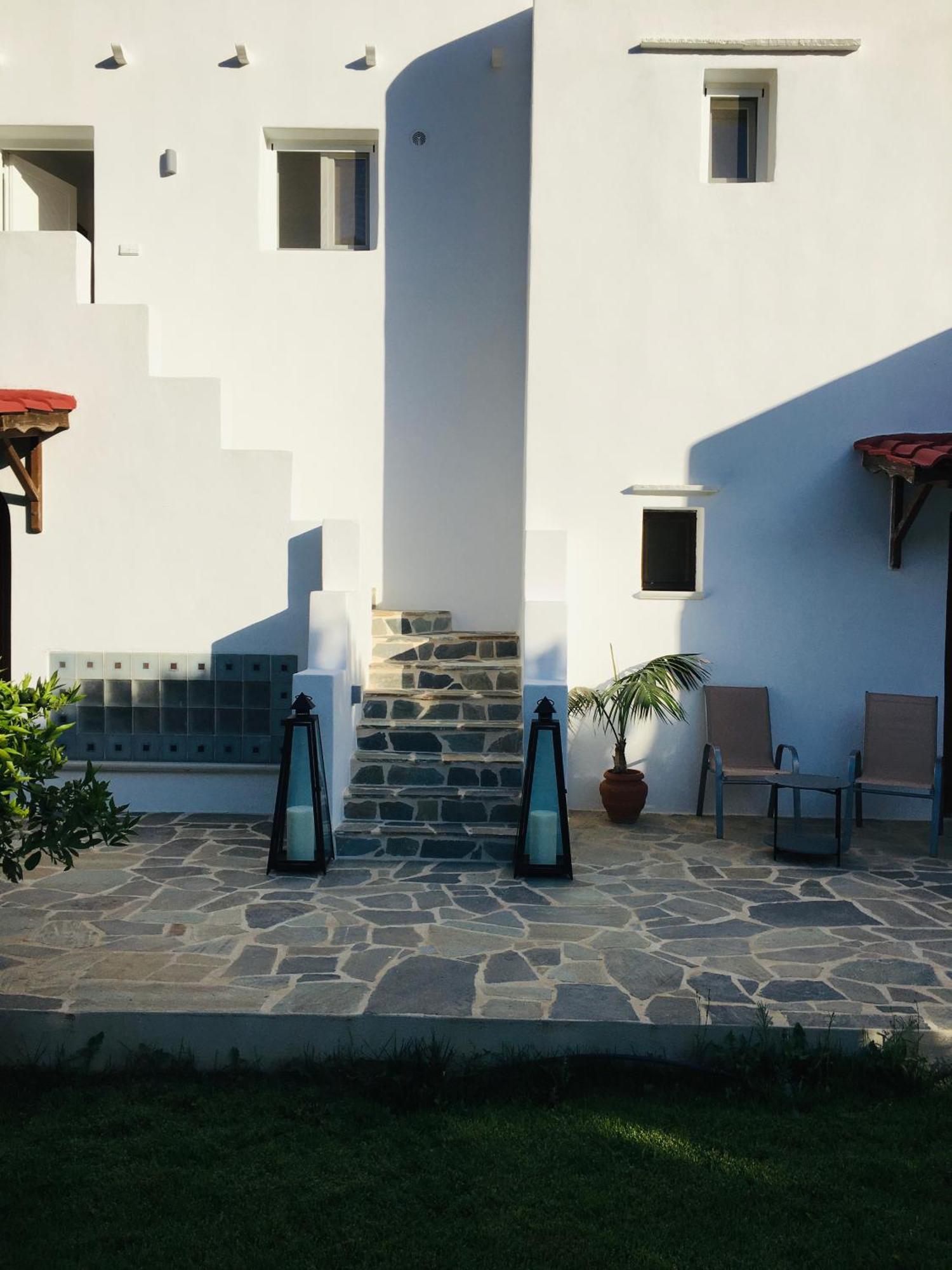 Ninemia Naxos Suites Agios Thaleleos Экстерьер фото