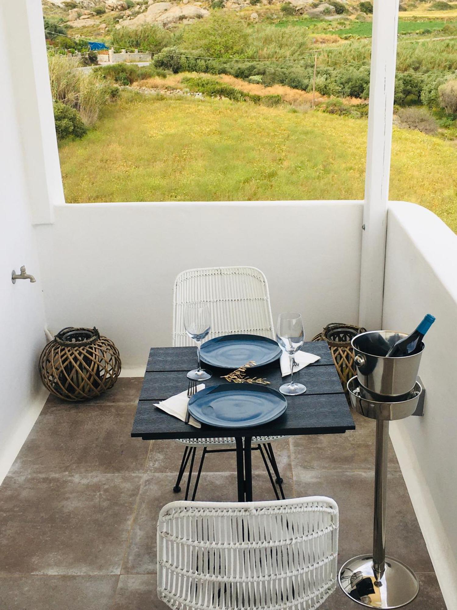 Ninemia Naxos Suites Agios Thaleleos Номер фото
